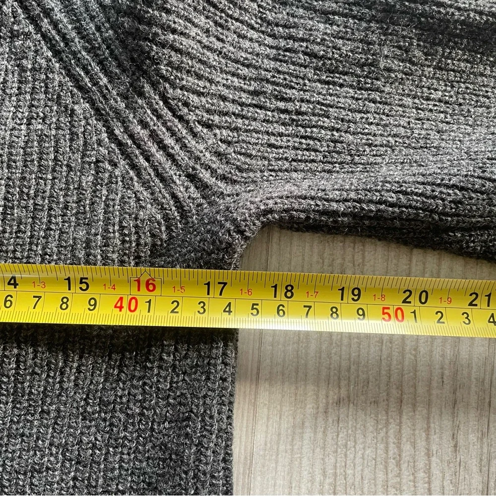 Grey Merino Wool Turtle Neck Knit Sweater-Tahari-Size S - Picture 4 of 7